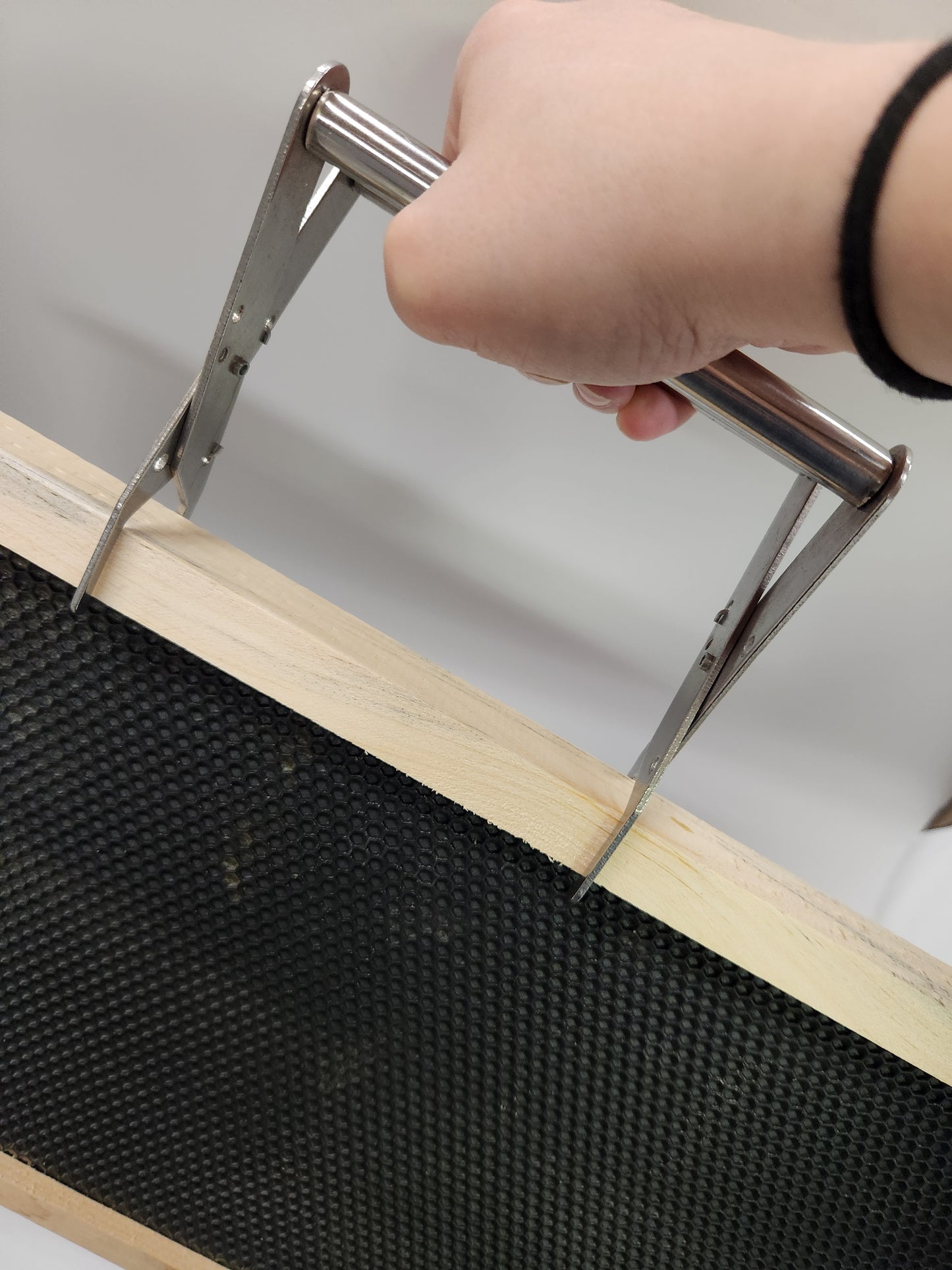 Stainless Steel Frame Grip